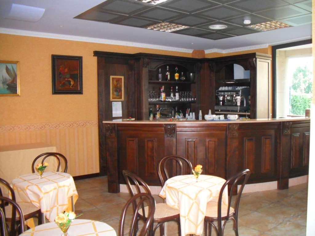 B&B Hotel Pomezia Cortese Ресторант снимка